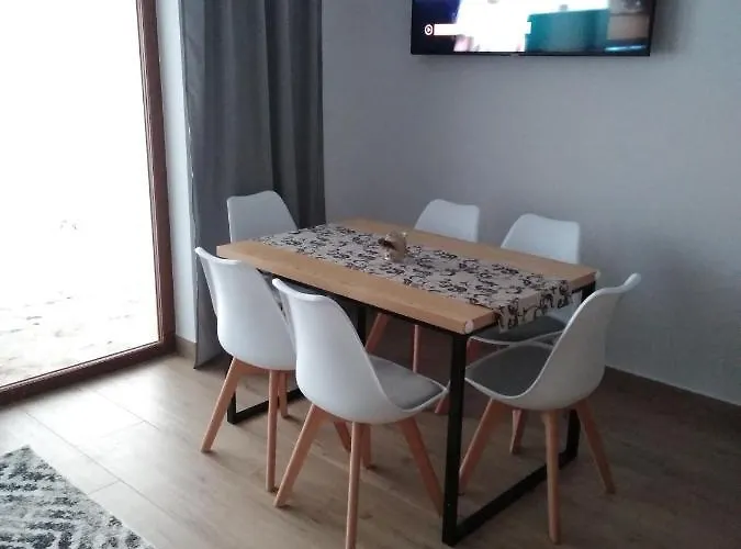 Tatra Z Zewnetrznym Jacuzzi بياوي دونايتس